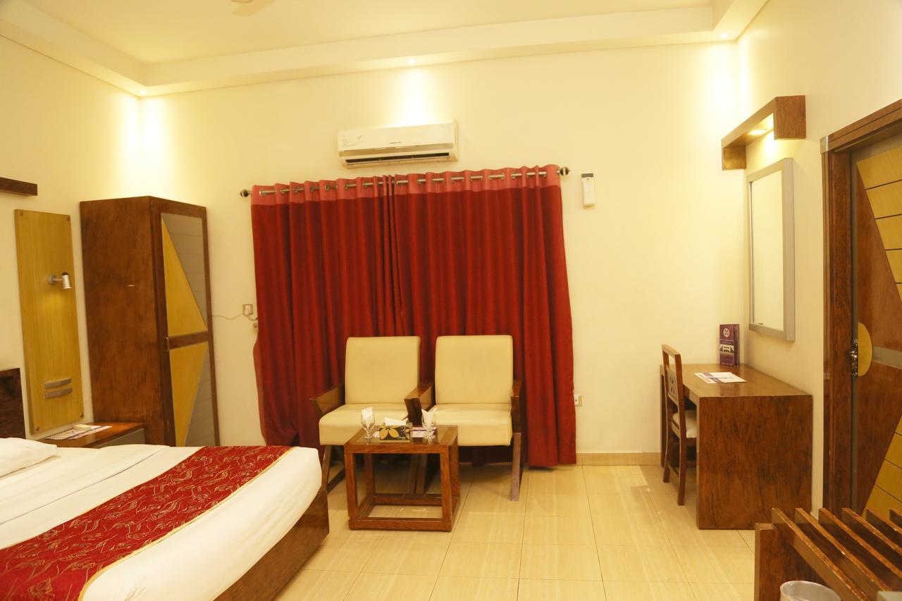 Hotel The Grand Regency Bahawalpur Exteriér fotografie