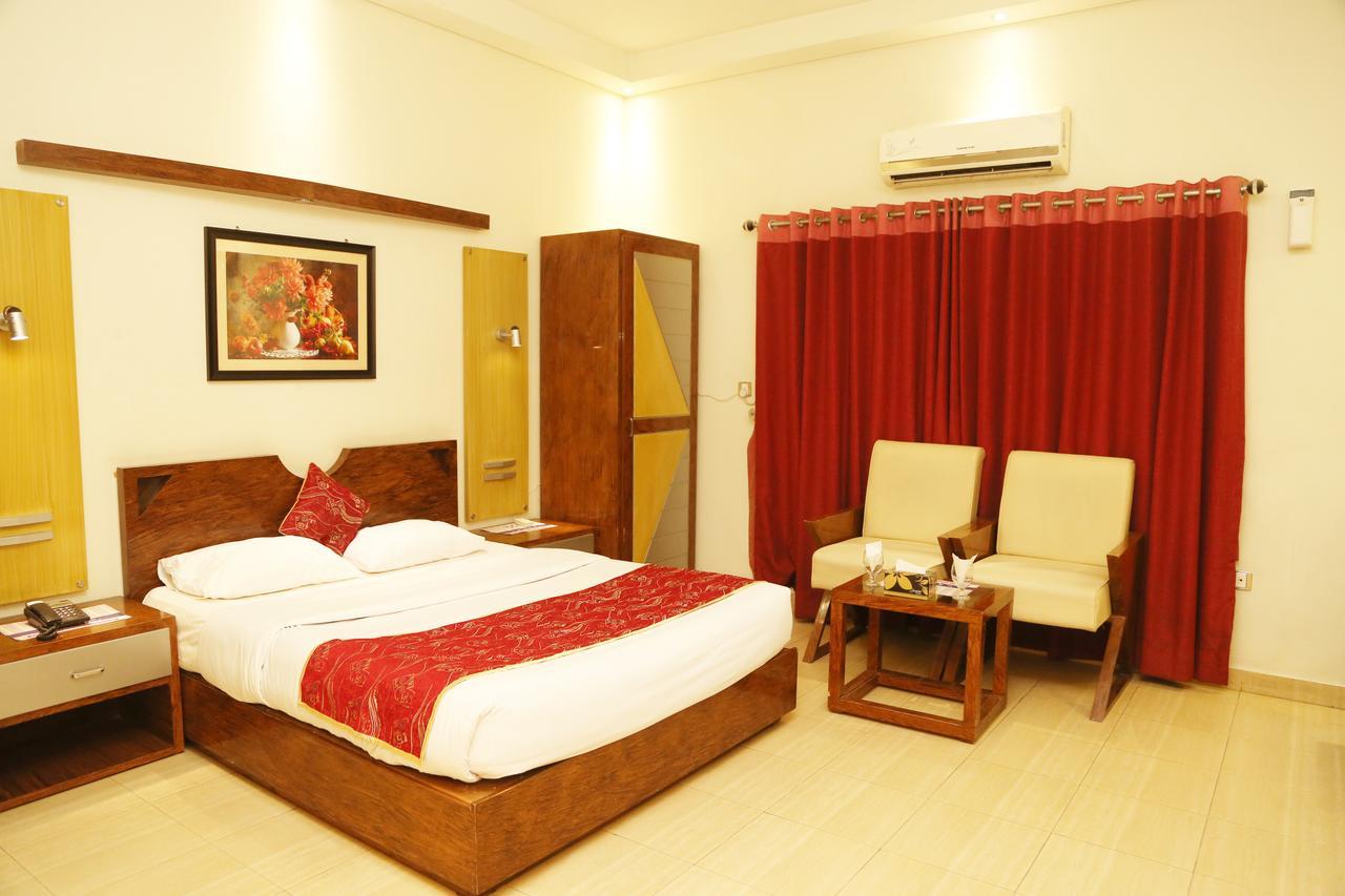 Hotel The Grand Regency Bahawalpur Exteriér fotografie